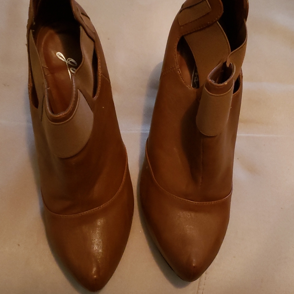Brown Gomax Heels